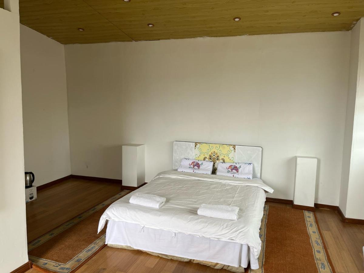 אולן בטור Gana'S Guest House And Tours מראה חיצוני תמונה